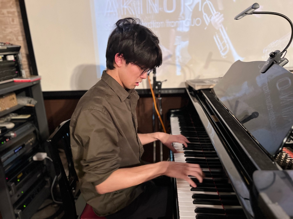 石川大地（ピアノ）AKINORI